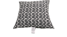 Load image into Gallery viewer, Leaf Pattern Throw Pillow