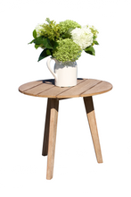 Load image into Gallery viewer, Isabella 20&quot; Dia. Accent Table
